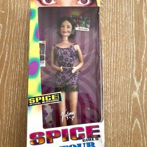 NIB Spice Girls On Tour - Victoria Adams 1998